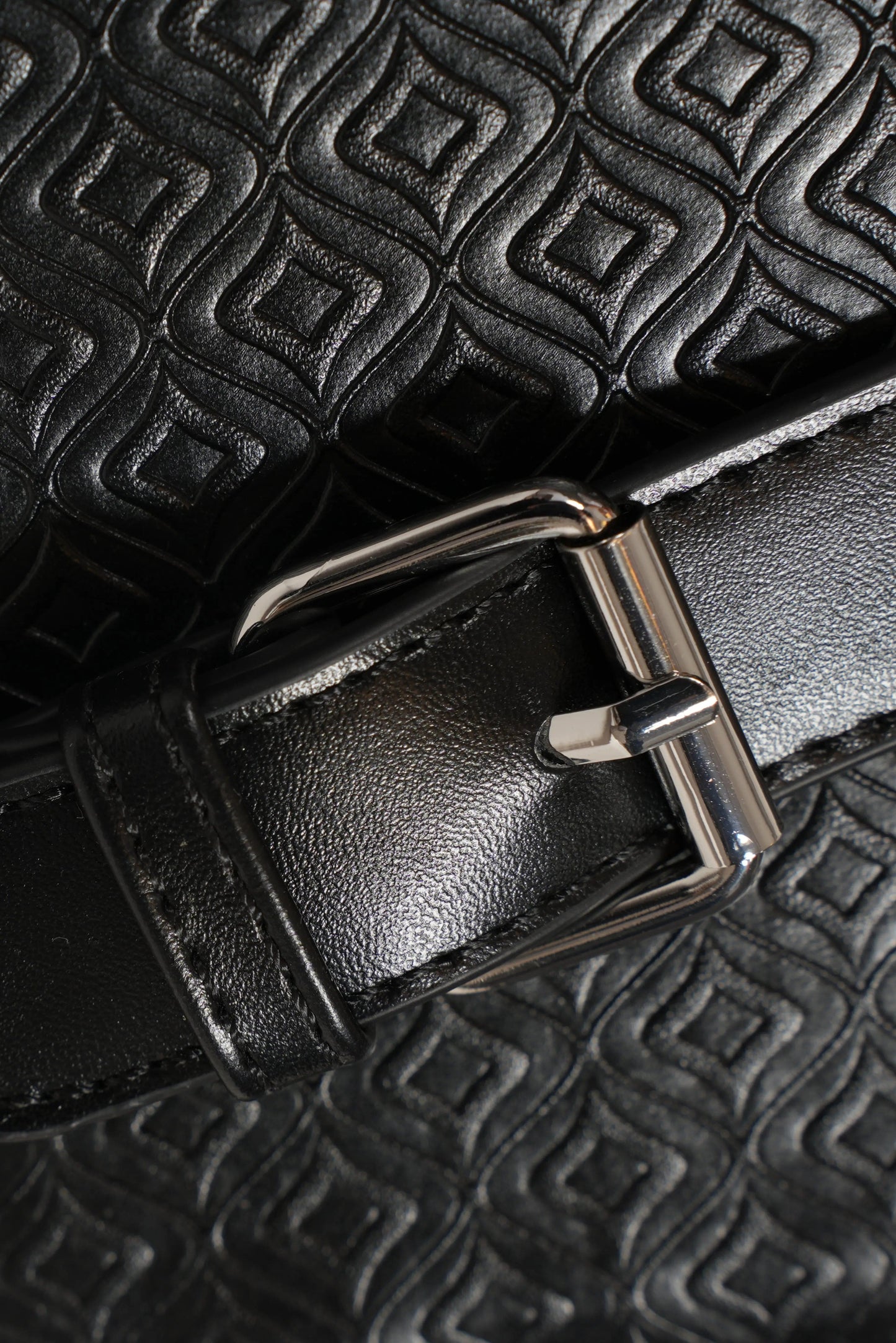Streetwear Shoulder Bag Black Ravenecy